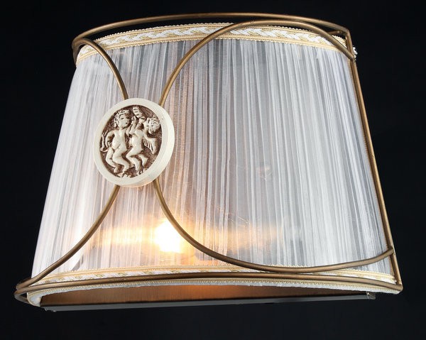 Бра Maytoni ARM365-01-R