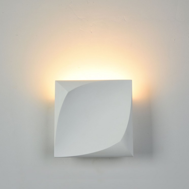 Бра Maytoni C198-WL-01-3W-W Pero