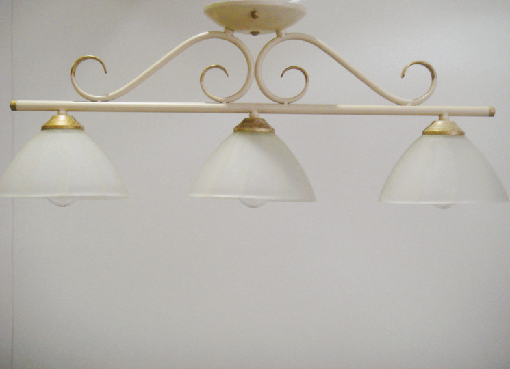 Люстра потолочная СЕВЕРНЫЙ СВЕТ 721 Кантри 3хЕ27 слоновая кость/белое стекло(Ск)