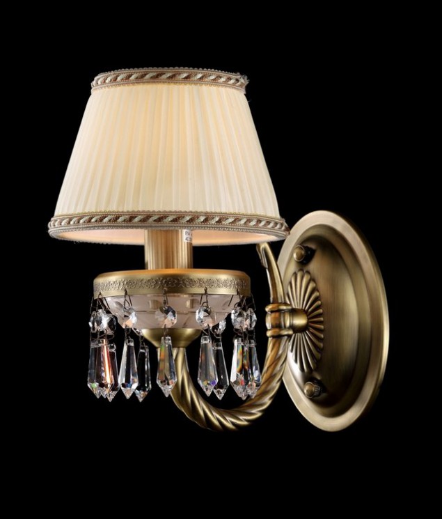 Бра Maytoni RC1028-WL-01-R