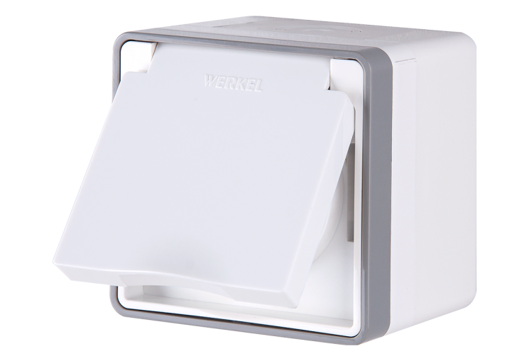 Розетка влагозащ. с зазем. с защит. крышкой и шторками Gallant белая Werkel W5071201 (WL15-02-04)